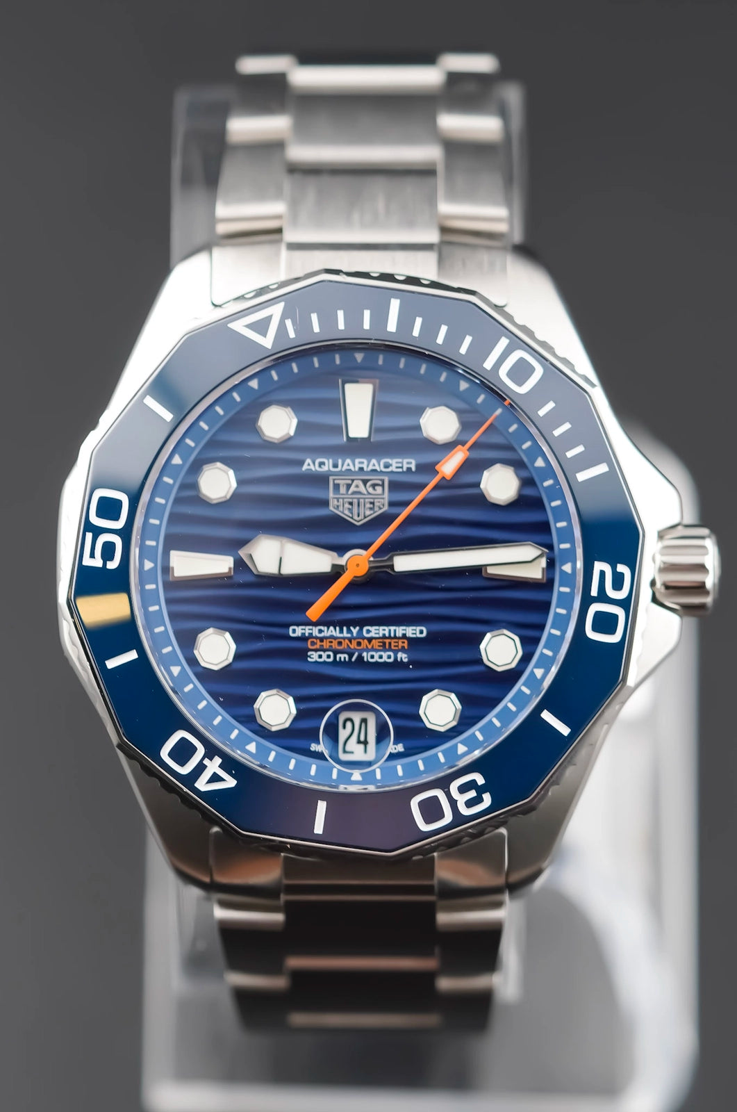 Tag Heuer Aquaracer Professional 300 Date Automatic blue Dial on Bracelet WBP5110.BA0013 Complete Open Date