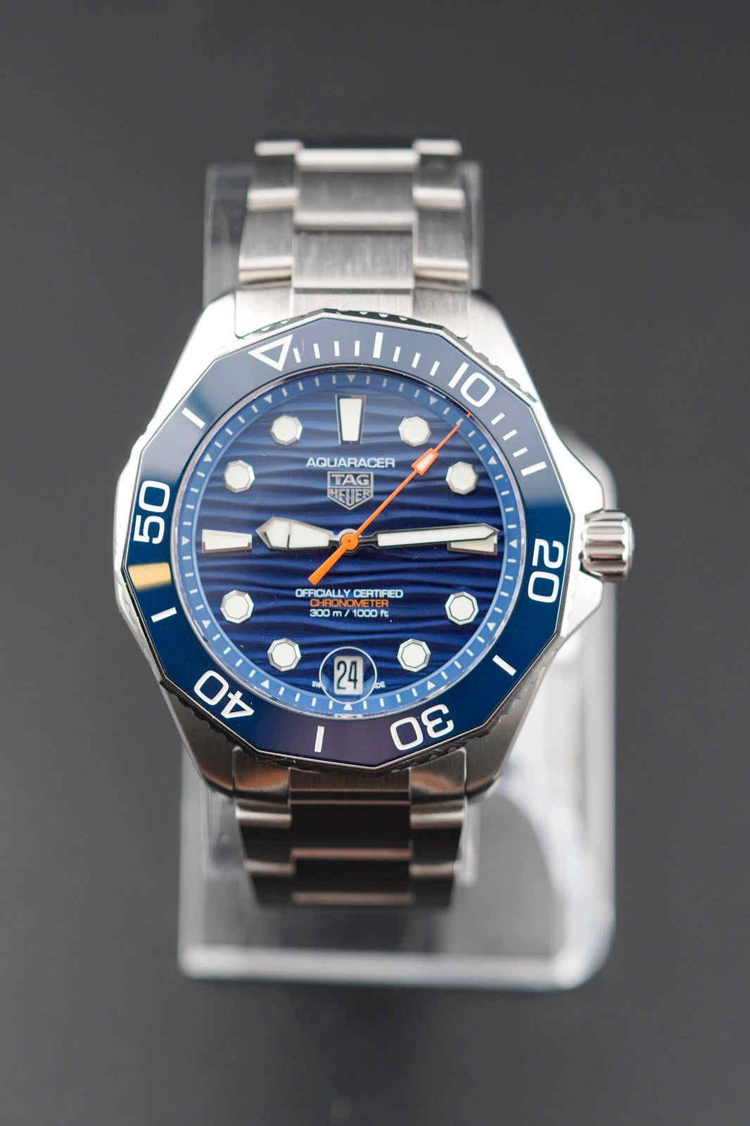 Tag Heuer Aquaracer Professional 300 Date Automatic blue Dial on Bracelet WBP5110.BA0013 Complete Open Date