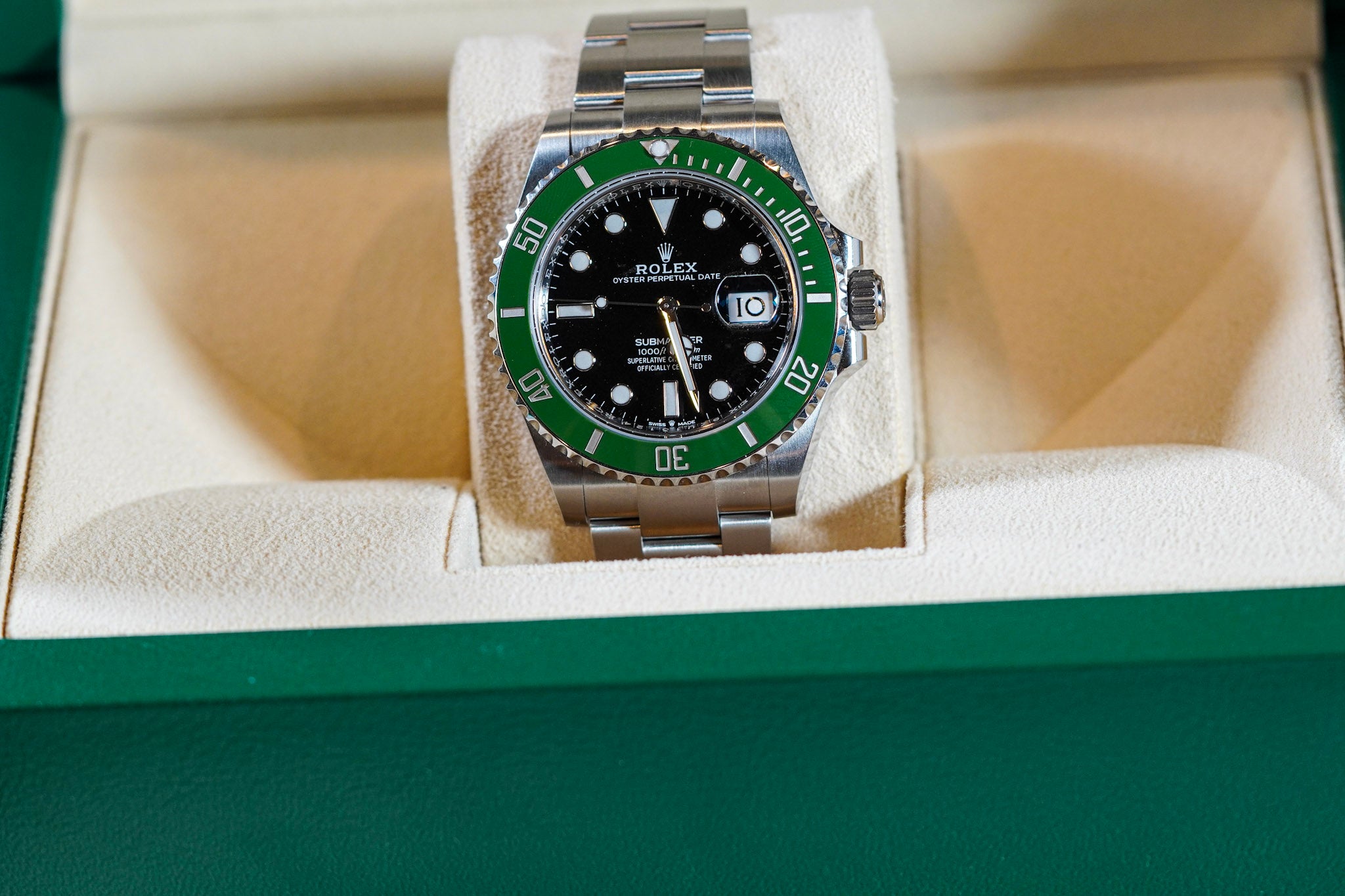 Rolex Submariner Date “Starbucks” 126610LV – 41mm – Green Bezel – 2023 – Oyster Bracelet
