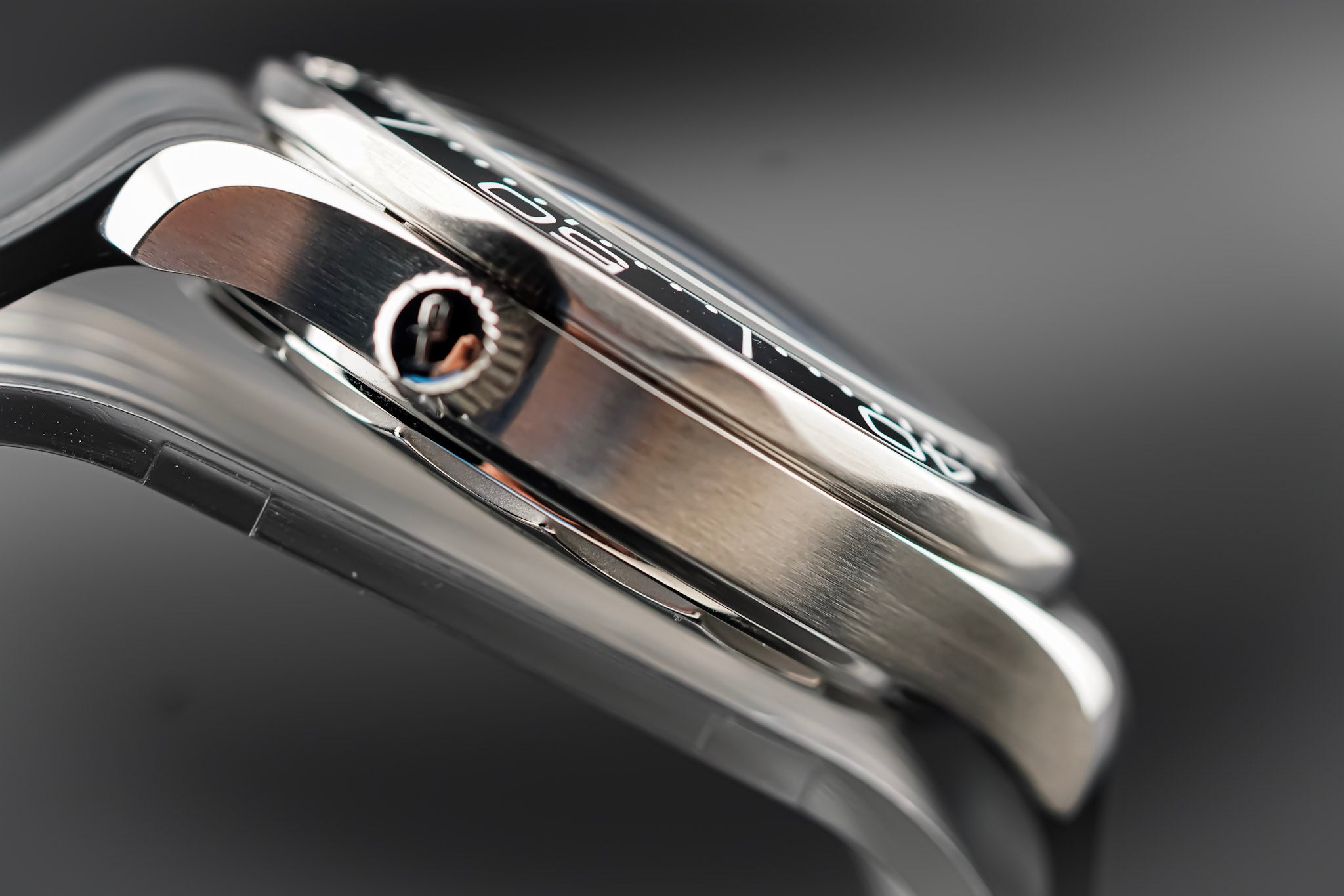 Omega Seamaster Diver 300M Omega Co-Axial Master Chronometer White Dial on Rubber Strap 210.32.42.20.04.001 Card Open Date