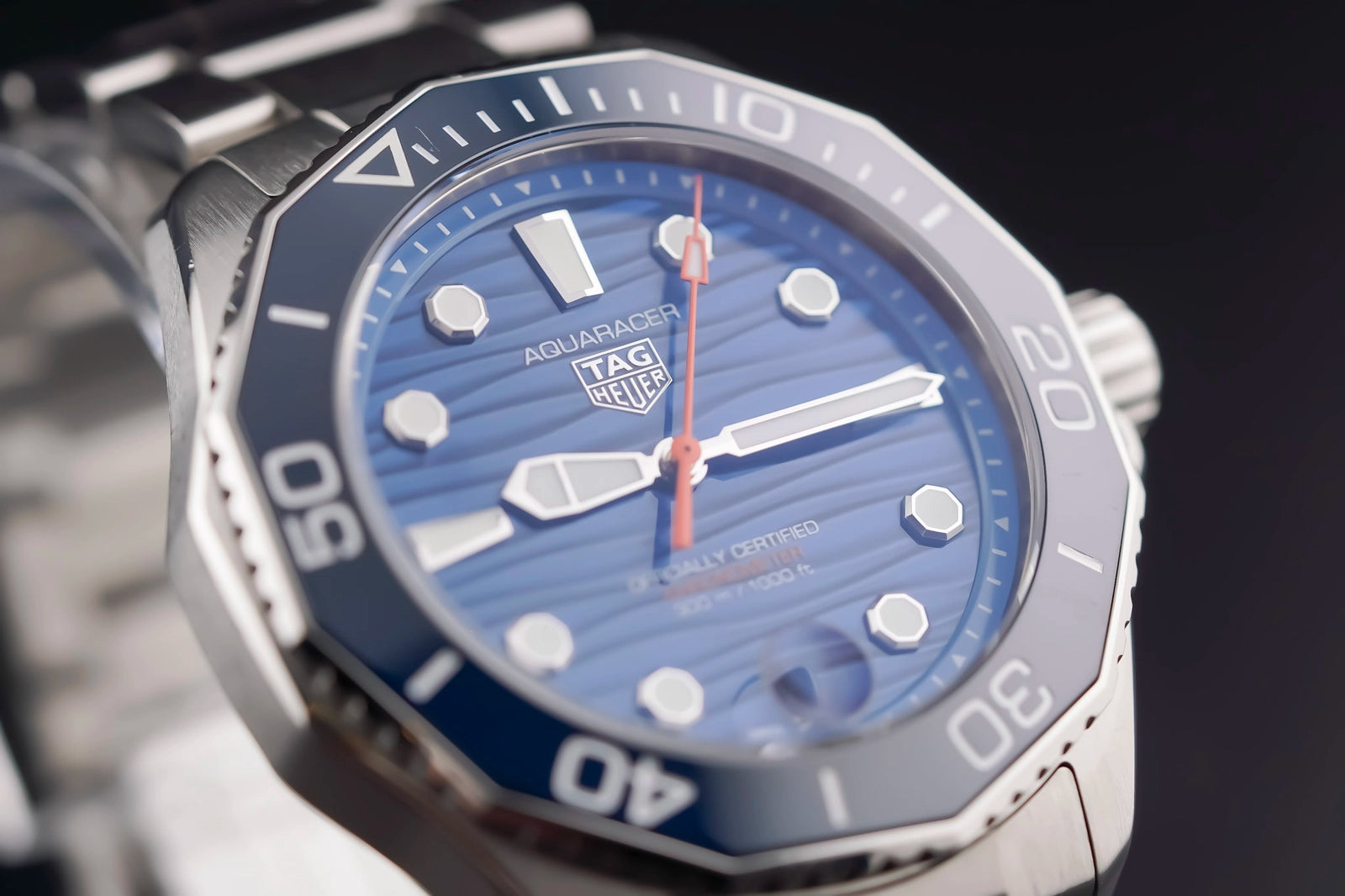Tag Heuer Aquaracer Professional 300 Date Automatic blue Dial on Bracelet WBP5110.BA0013 Complete Open Date