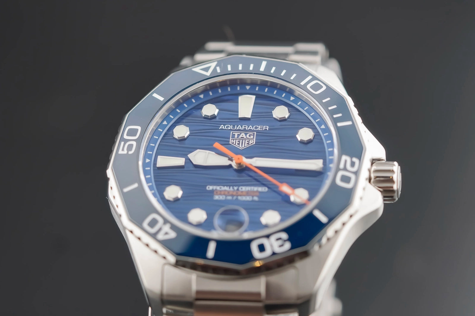 Tag Heuer Aquaracer Professional 300 Date Automatic blue Dial on Bracelet WBP5110.BA0013 Complete Open Date