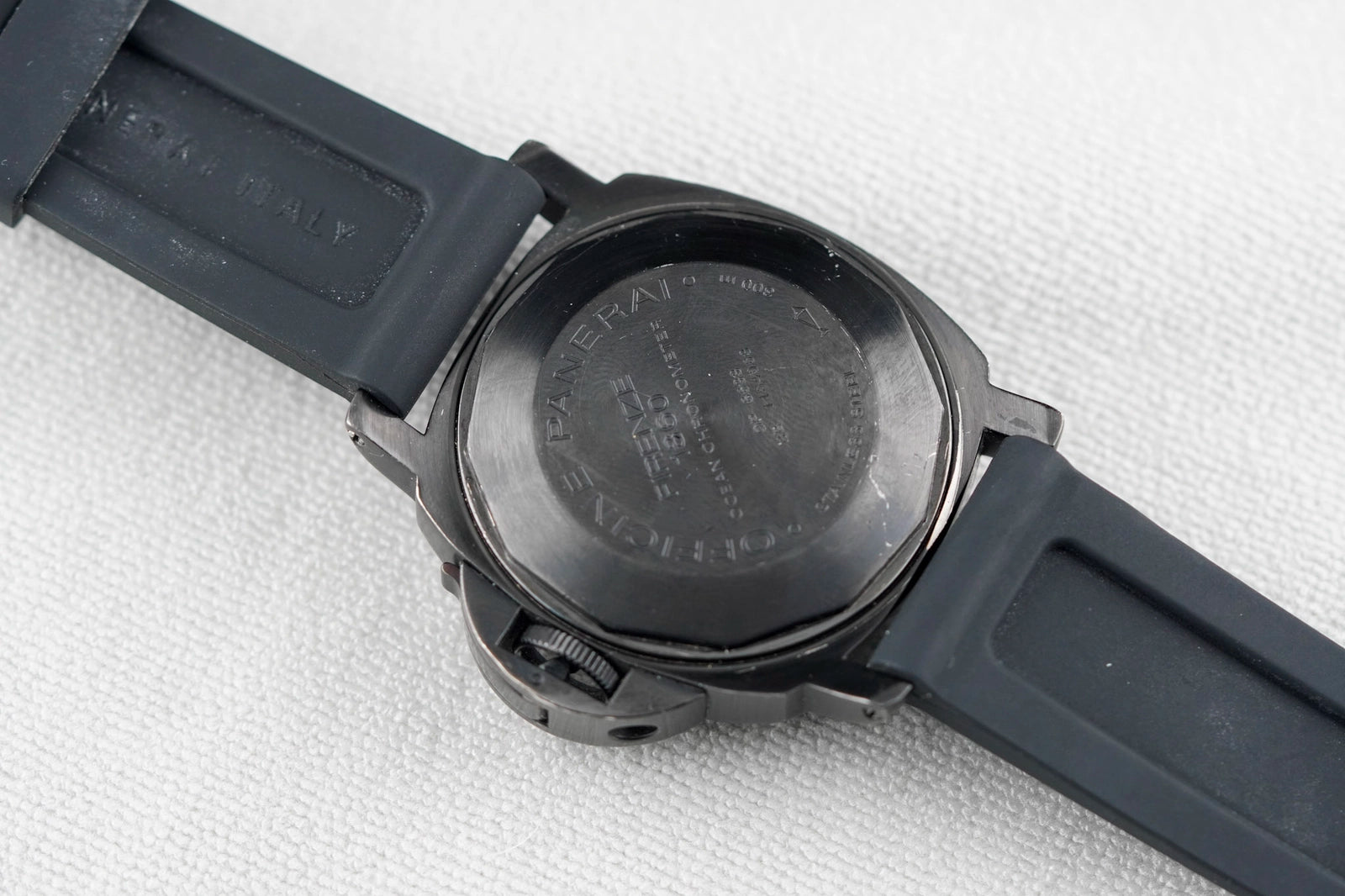 Panerai Luminor Gmt Automatic Black Dial on Leather PAM00088