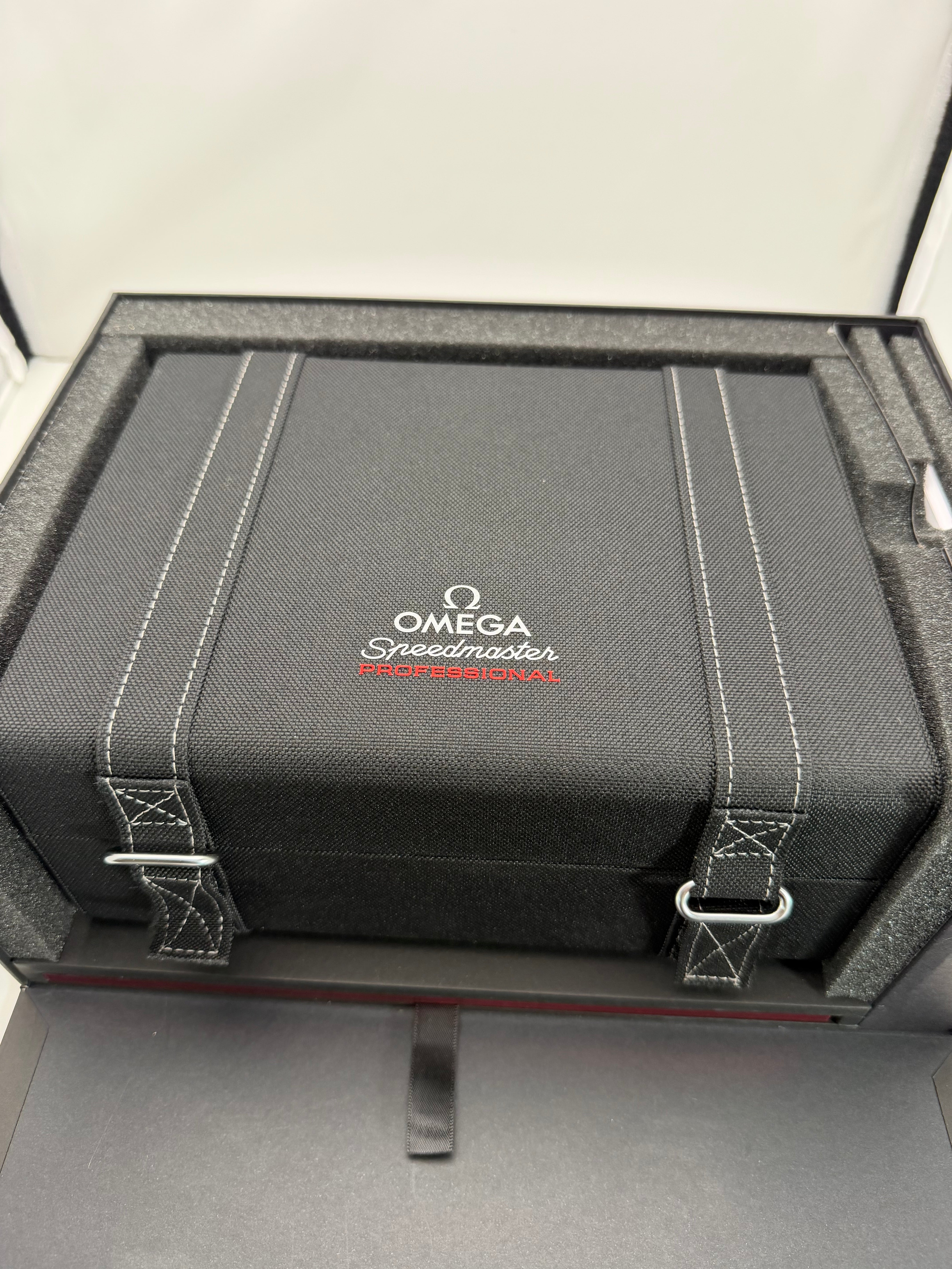 Omega Moonwatch Professional Co-Axial Master Chronometer Chronograph Black Dial on Bracelet 310.30.42.50.01.002 Complete 2026