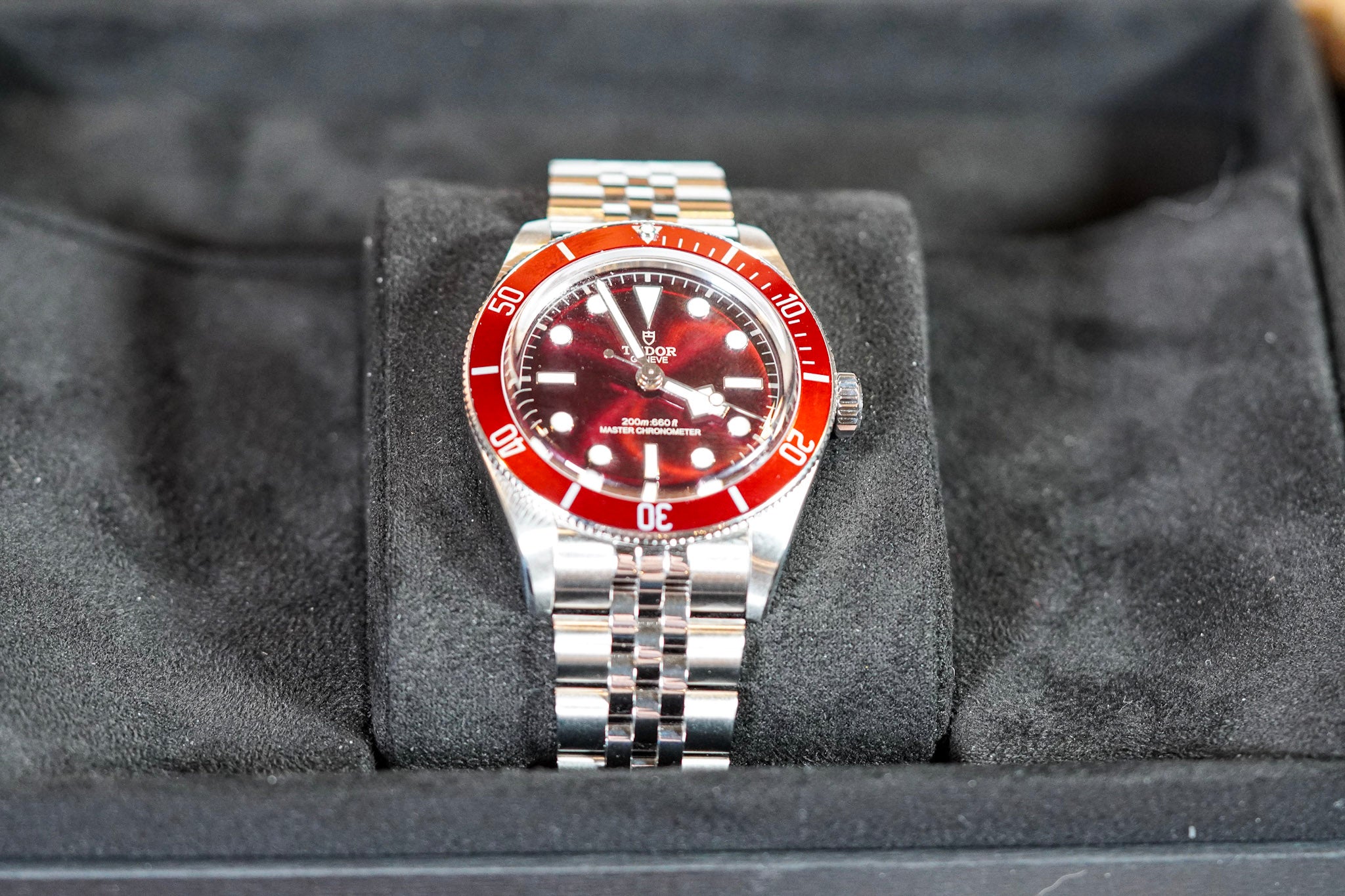 Tudor Black Bay Burgundy 41mm Jubilee (2025) Full Set