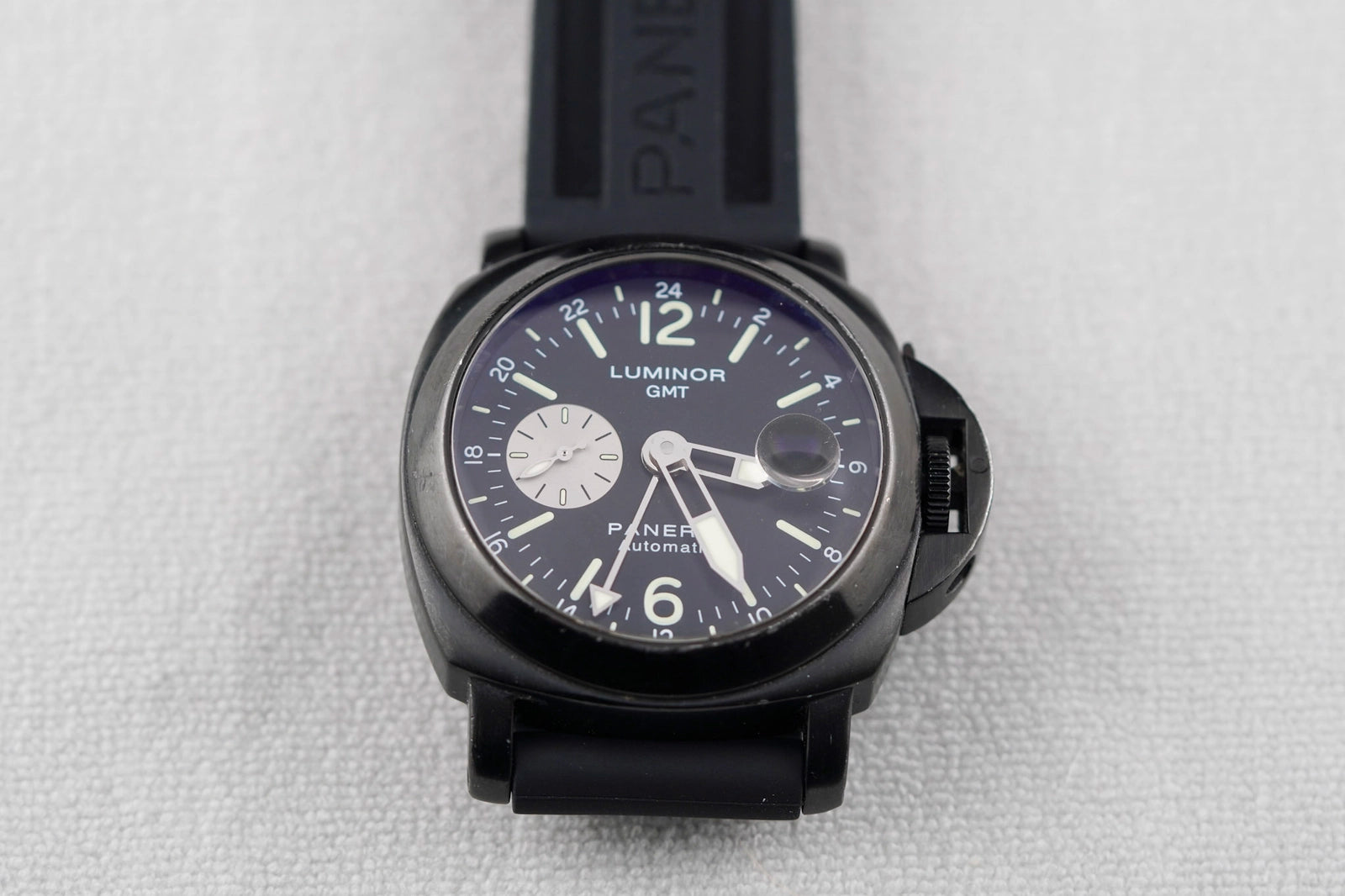 Panerai Luminor Gmt Automatic Black Dial on Leather PAM00088