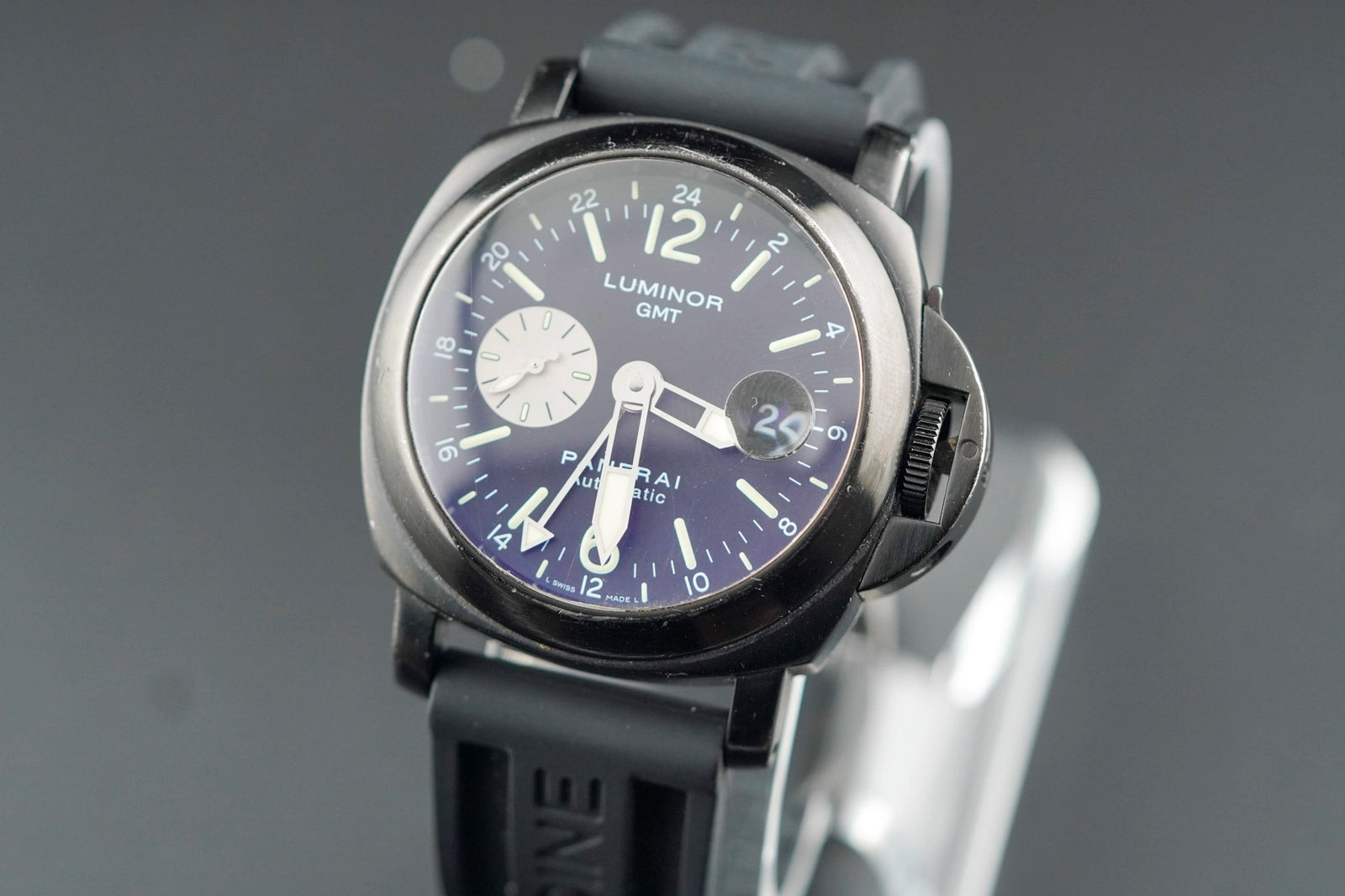 Panerai Luminor Gmt Automatic Black Dial on Leather PAM00088