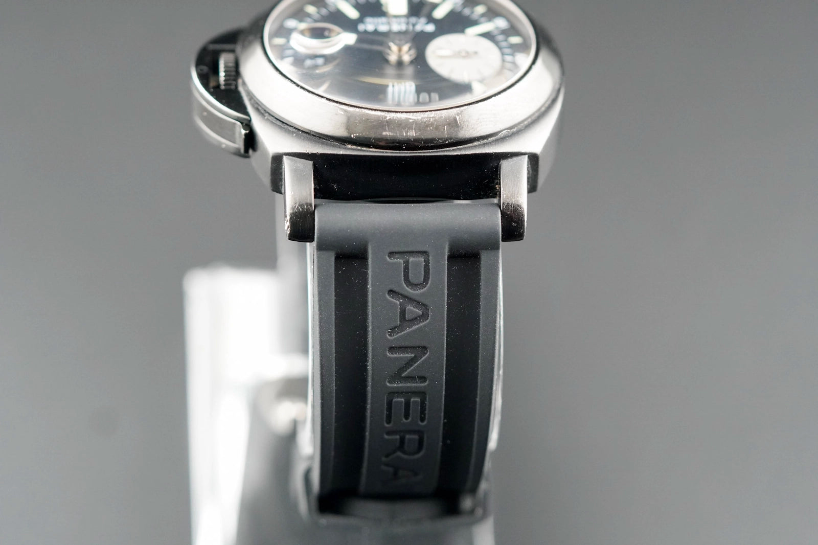 Panerai Luminor Gmt Automatic Black Dial on Leather PAM00088