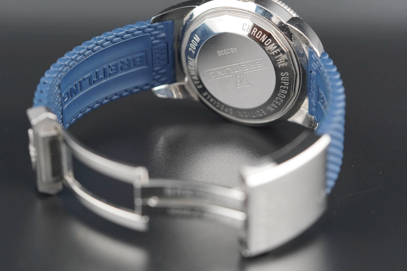 BREITLING SUPER OCEAN HERITAGE BLUE Dial on BLUE RUBBER A23370 Complete Open Date