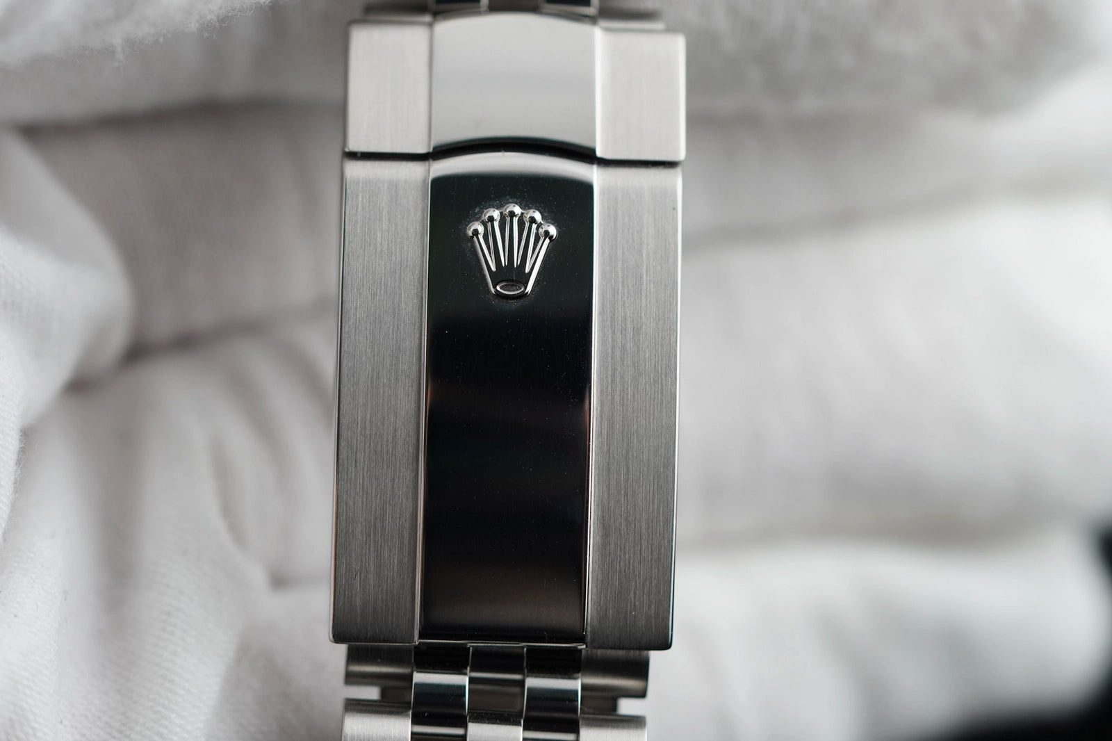 Rolex SkyDweller Blue Dial on Jubilee 326934 Complete 2022