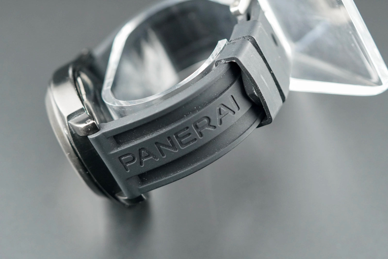 Panerai Luminor Gmt Automatic Black Dial on Leather PAM00088