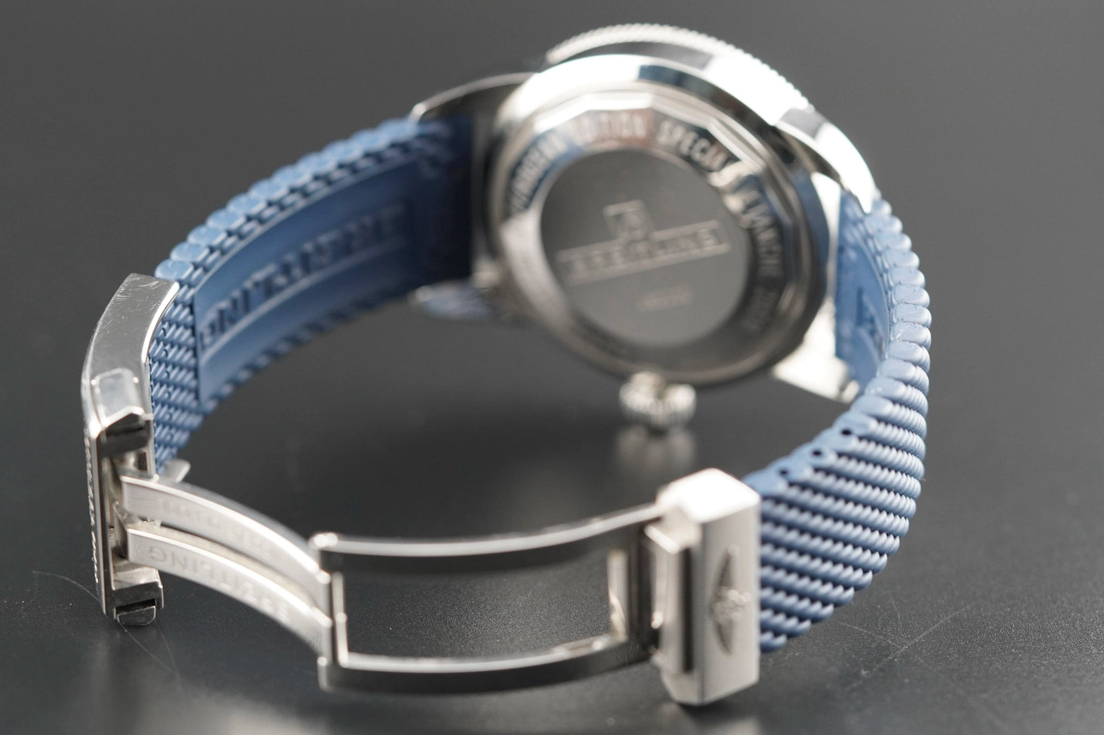 BREITLING SUPER OCEAN HERITAGE BLUE Dial on BLUE RUBBER A23370 Complete Open Date