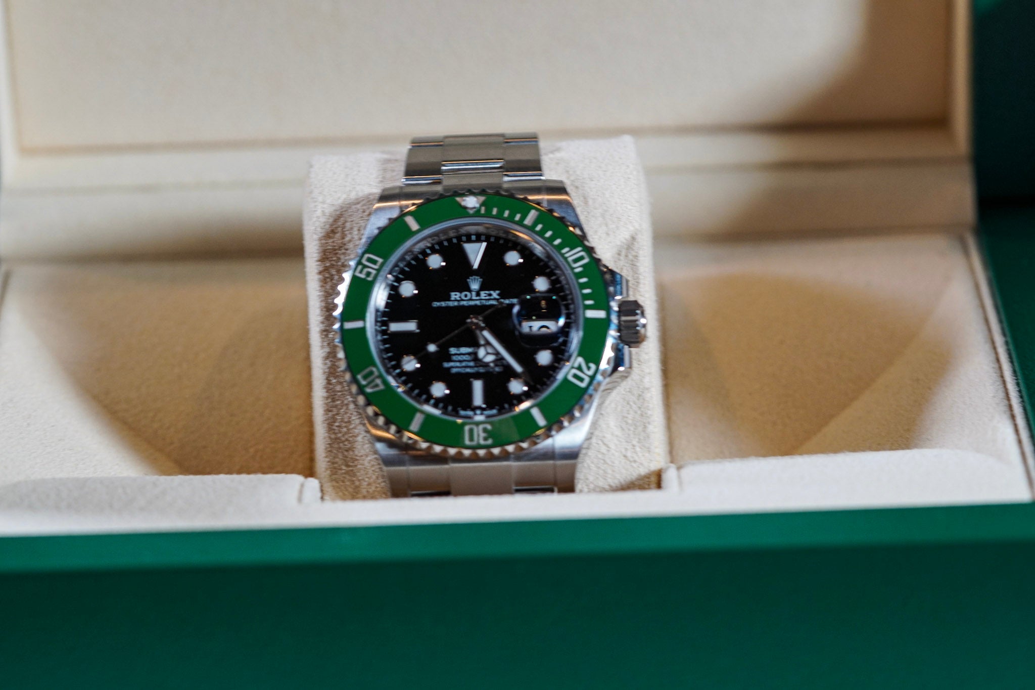 Rolex Submariner Date “Starbucks” 126610LV – 41mm – Green Bezel – 2023 – Oyster Bracelet