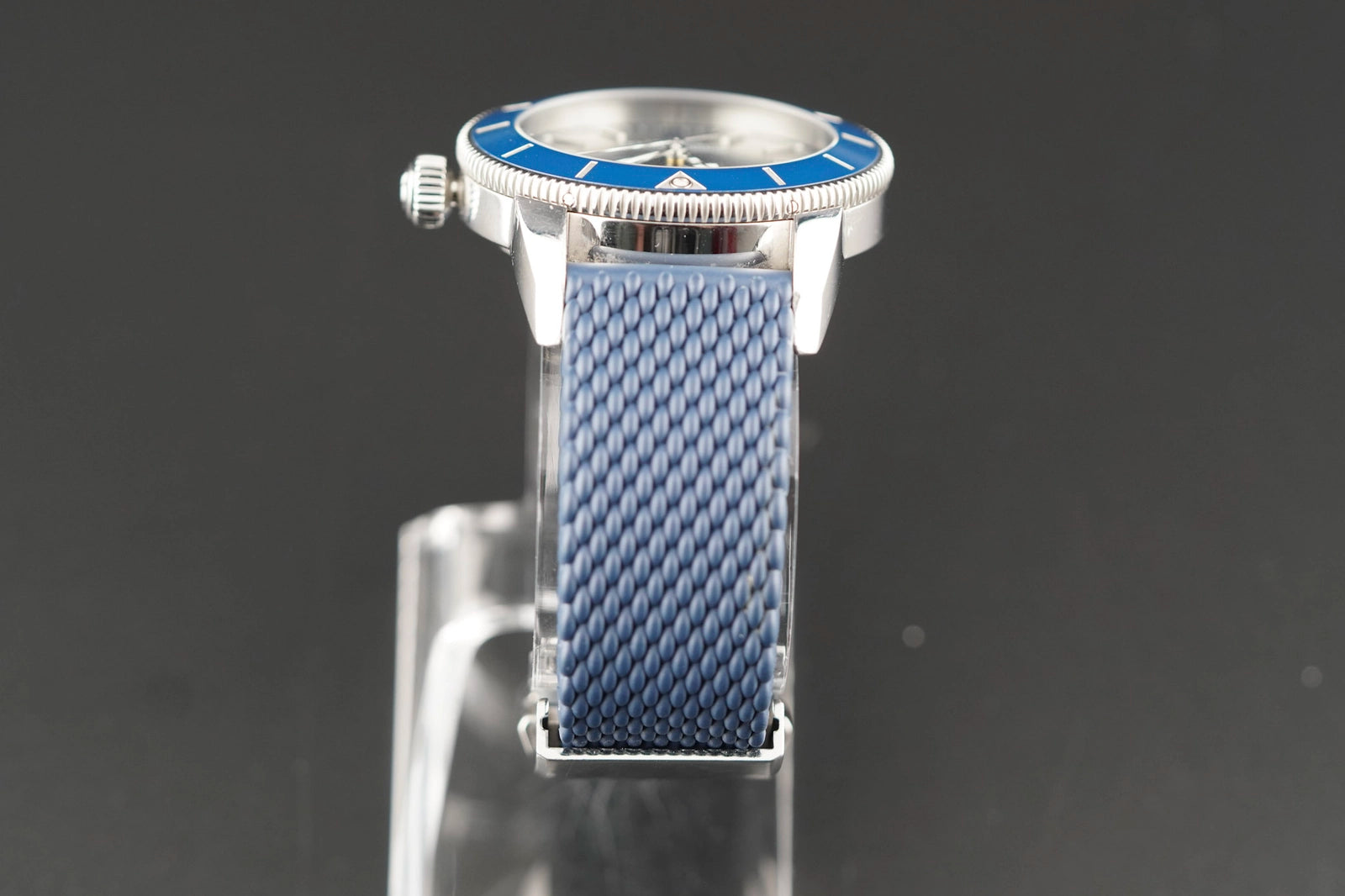 BREITLING SUPER OCEAN HERITAGE BLUE Dial on BLUE RUBBER A23370 Complete Open Date