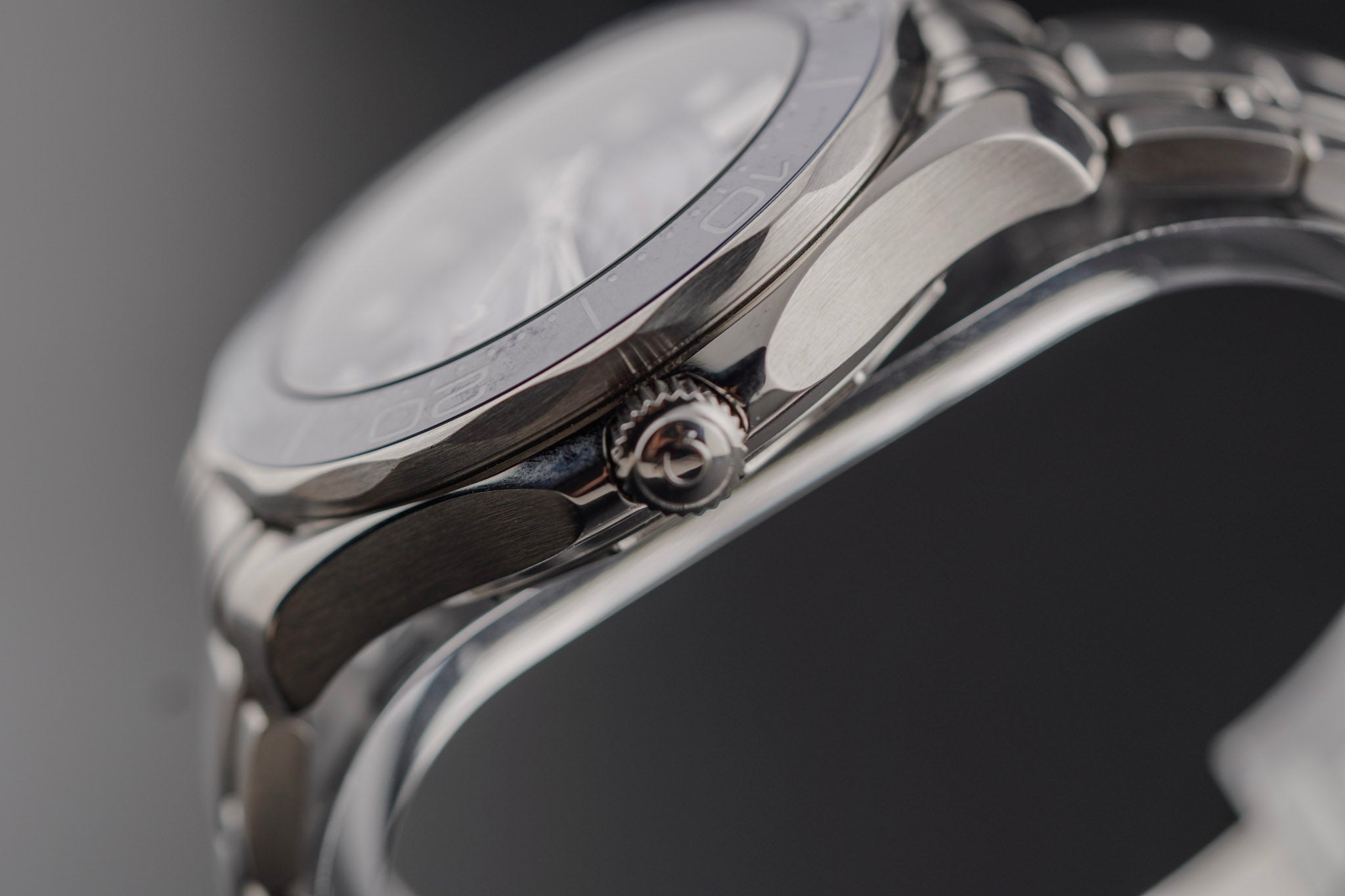 Omega Seamaster Diver 300M Co-Axial Master Chronometer Blue Dial on Bracelet 210.30.42.20.03.001 Complete 2023
