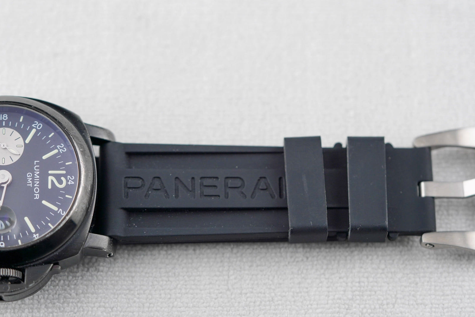Panerai Luminor Gmt Automatic Black Dial on Leather PAM00088