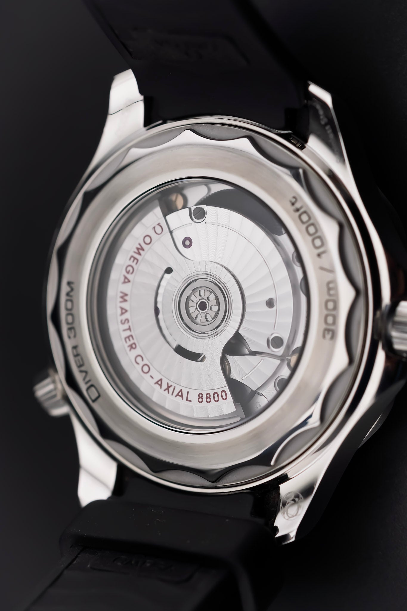 Omega Seamaster Diver 300M Omega Co-Axial Master Chronometer White Dial on Rubber Strap 210.32.42.20.04.001 Card Open Date