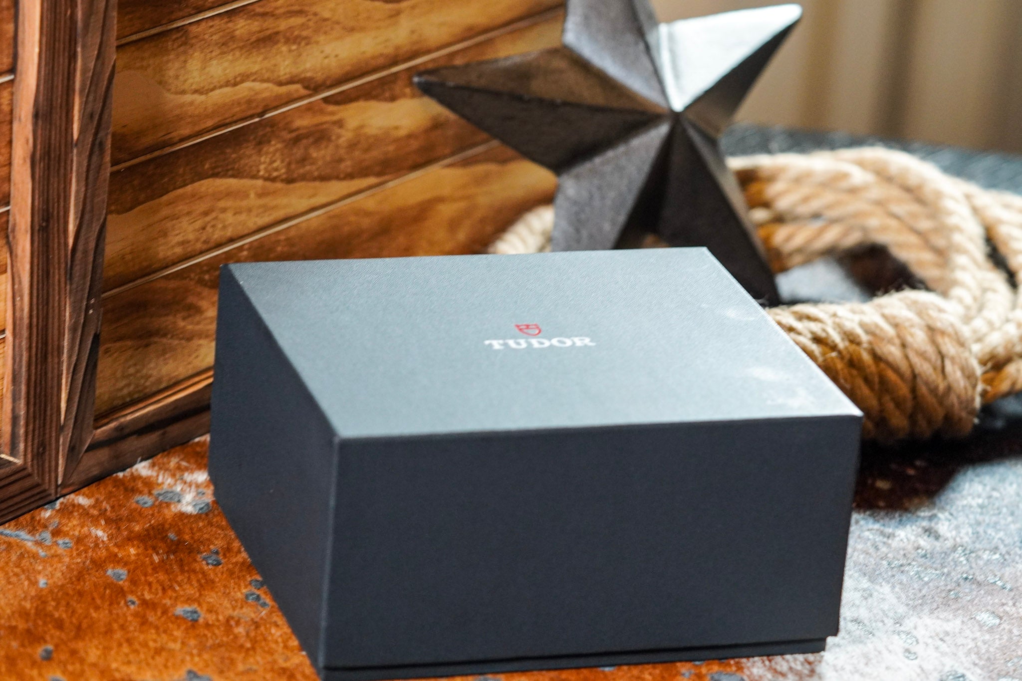 Tudor Black Bay Burgundy 41mm Jubilee (2025) Full Set