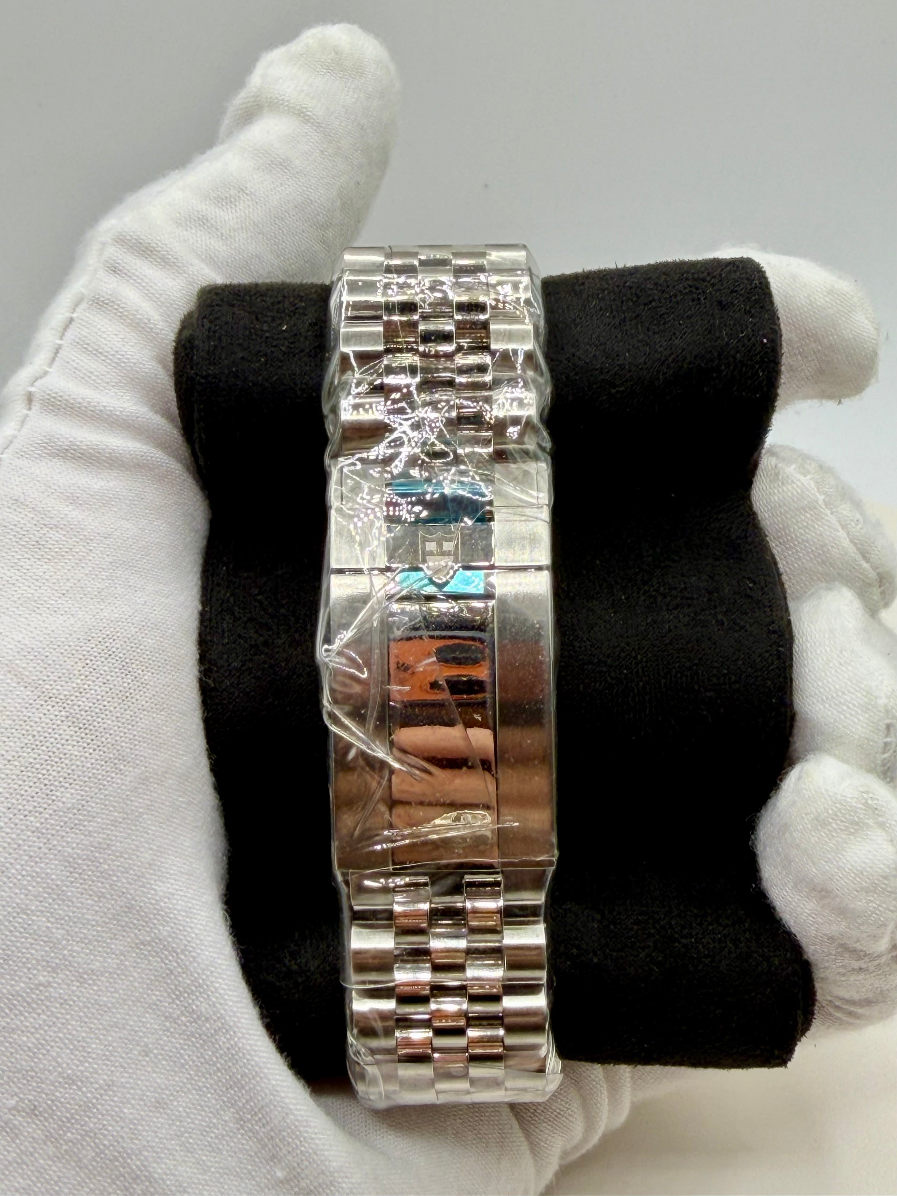 Tudor Black Bay Anthracite Dial on Bracelet M79660-0001 Complete 2026